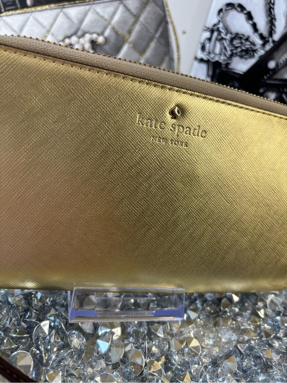 Kate spade STORYBOOK Gold Metallic Zip-around wallet EUC - Picture 3 of 14